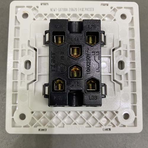 Bộ công tắc trung gian 10A màu trắng